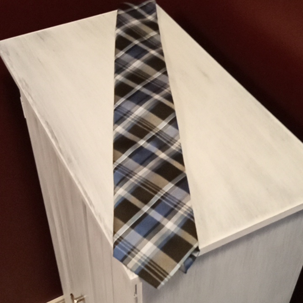 Men's tie